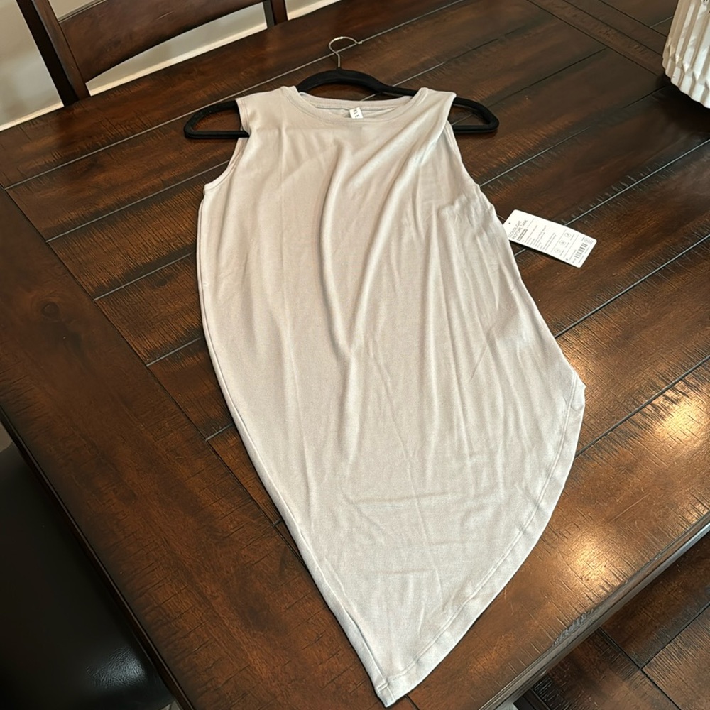 NWT ATHLETA Cloudlight Restore Tank